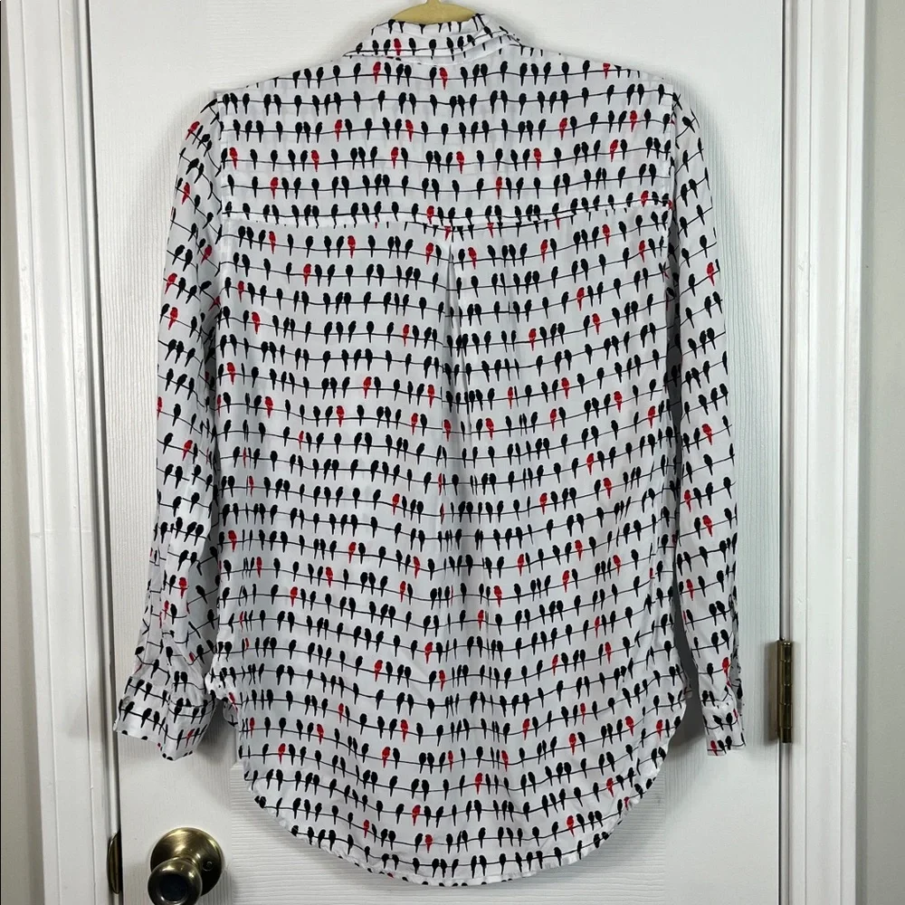 Jane & Delancey 100% rayon white with red and black birds, long sleeved button S - Picture 8 of 8